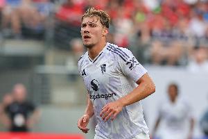 记者:霍伊伦对加盟那不勒斯持开放态度,因为他们有欧冠踢