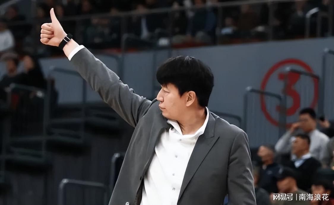 开云APP-丢人！拿600万，却全场0分，还遭教练弃用，球迷：不上他山东必赢