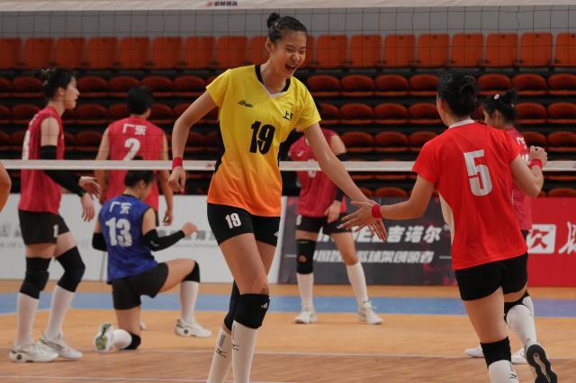 kaiyun-三大球运动会第四比赛日：上海女排鏖战3比2胜广东