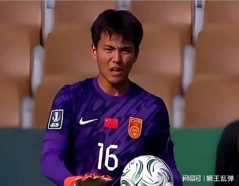 开云APP-泰山两位置拉响警报！错失杨希再失李昊？后防补强别偏科