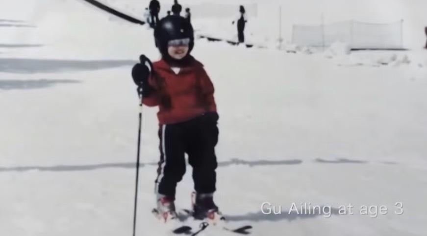 开云体育下载-深一度｜谷爱凌，一朵绽放女性风采的雪中玫瑰